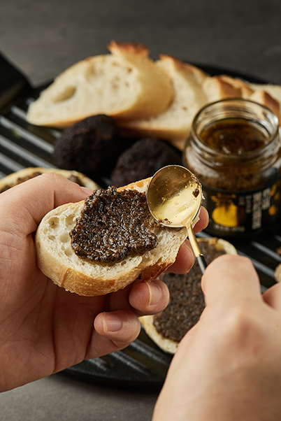 black truffle sauces.jpg 